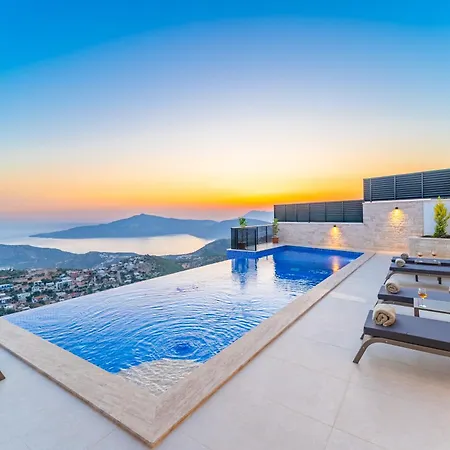 Superpose Apartment Kas